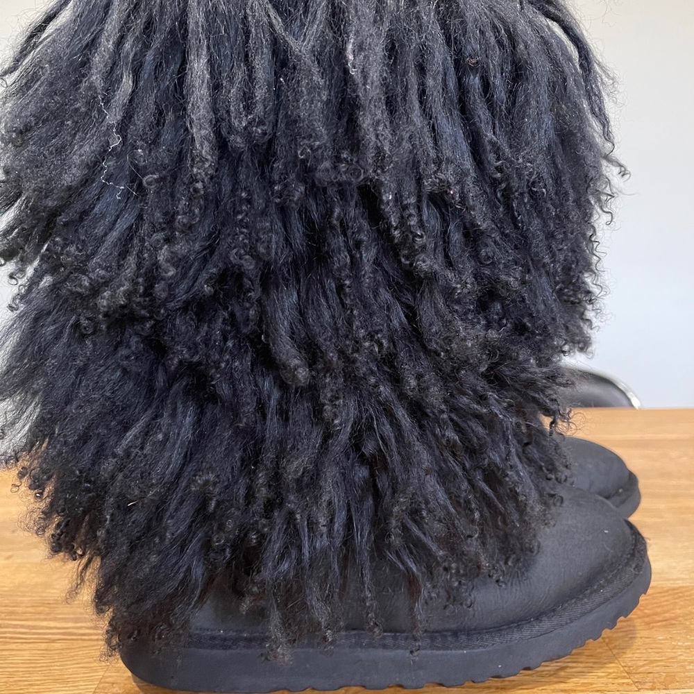 UGG LIDA BLACK FUR BOOTS